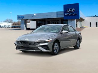 New 2025 Hyundai Elantra SE image 1