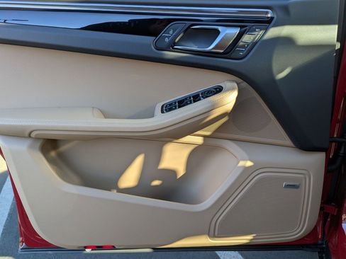 New 2026 Porsche Macan S image 12