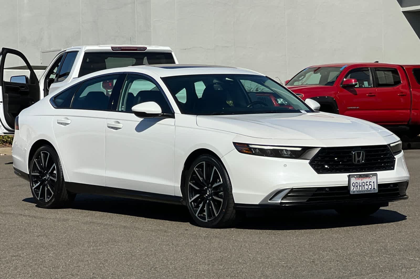 Used 2025 Honda Accord Touring image 5