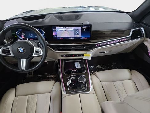 Used 2024 BMW X7 xDrive40i w/ M Sport Package AWD/4WD image 12