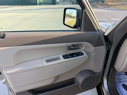 Used 2011 Jeep Liberty Sport image 10