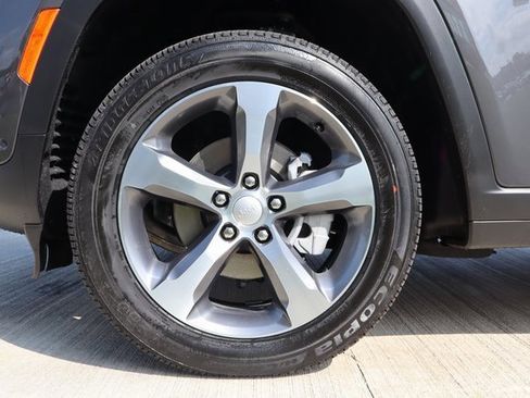 New 2025 Jeep Grand Cherokee Limited w/ Luxury Tech Group II image 28