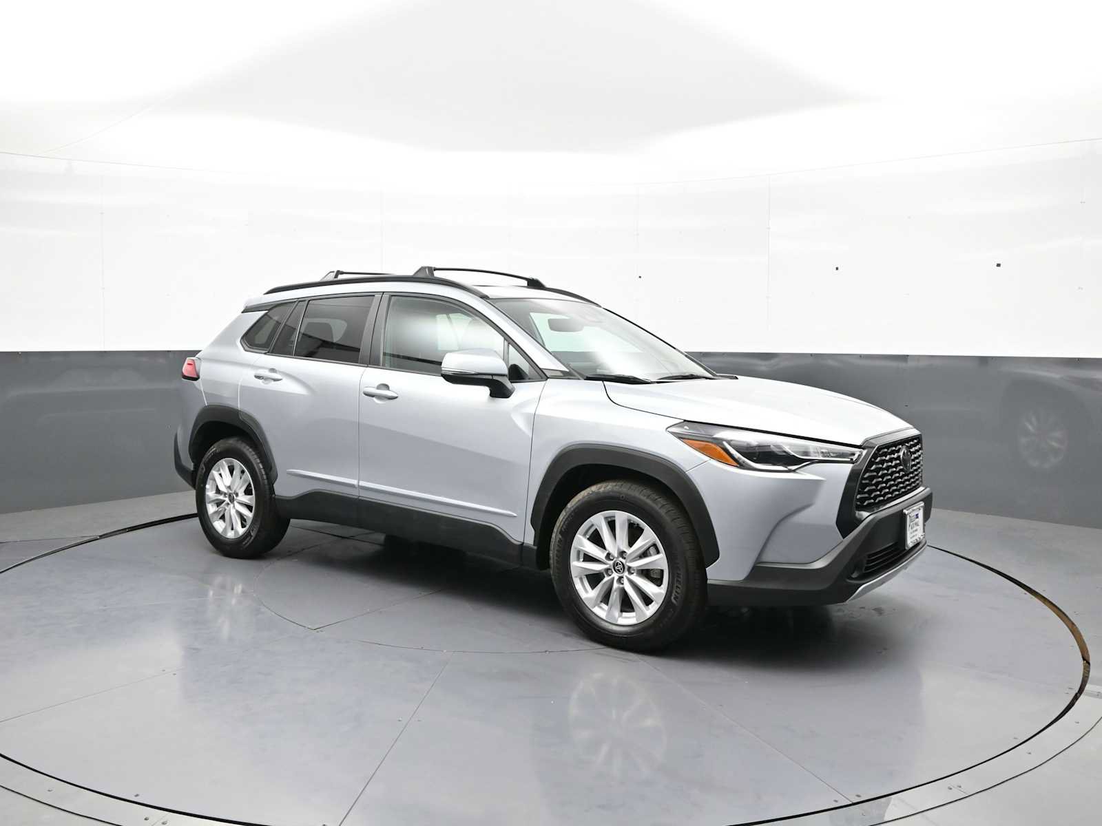 Certified 2024 Toyota Corolla Cross LE w/ Moonroof Package AWD/4WD image 3