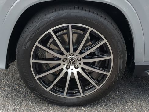 Used 2025 Mercedes-Benz GLS 580 4MATIC image 10