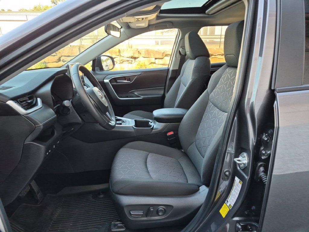 Used 2025 Toyota RAV4 XLE w/ Convenience Package AWD/4WD image 18