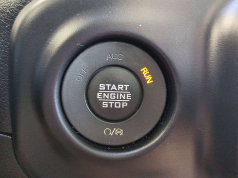 Used 2021 Jeep Wrangler Unlimited Sahara w/ Cold Weather Group AWD/4WD image 35