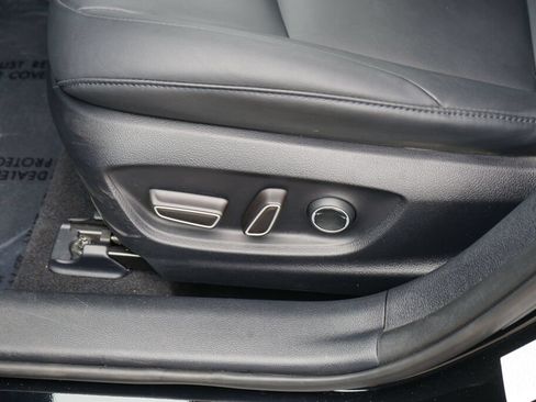 Used 2016 Toyota Prius Four w/ Advanced Technology Package FWD image 18