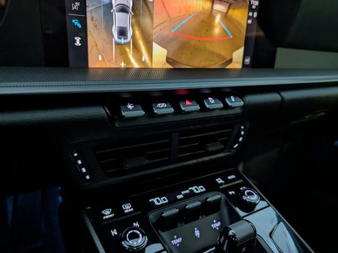 Used 2025 Porsche 911 Carrera image 43