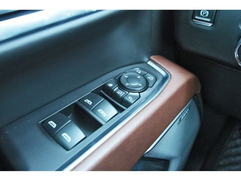 Used 2024 GMC Sierra 2500 Denali Ultimate image 16