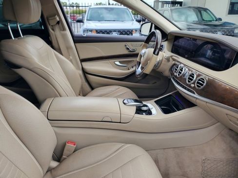 Used 2019 Mercedes-Benz S 560 Sedan w/ AMG Line Exterior image 39
