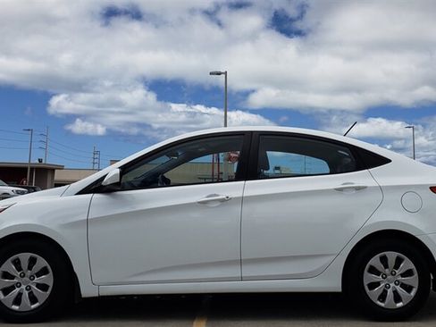 Used 2016 Hyundai Accent SE FWD image 2