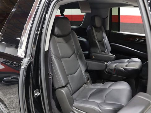 Used 2016 Cadillac Escalade ESV Luxury image 52