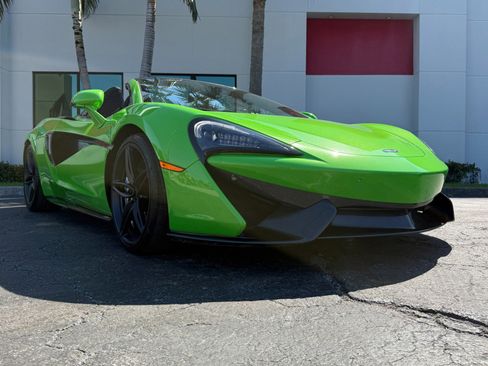 Used 2018 McLaren 570S Spider image 4