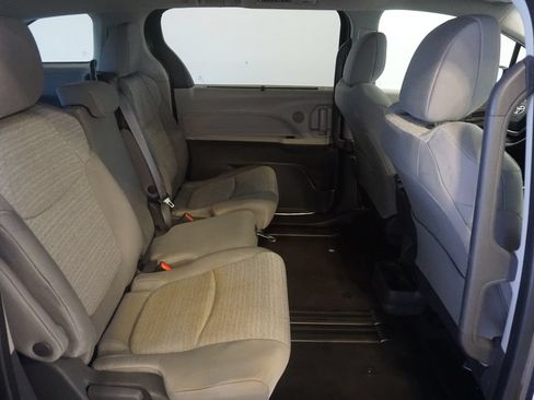 Certified 2021 Toyota Sienna LE FWD image 21