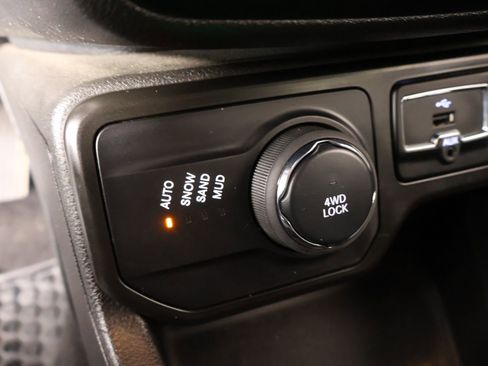 Used 2022 Jeep Renegade Altitude image 8