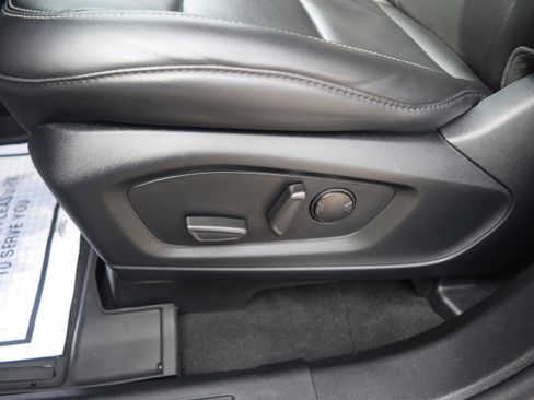 Used 2023 Ford Explorer XLT w/ Equipment Group 202A image 22