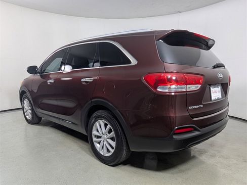 Used 2018 Kia Sorento LX image 5