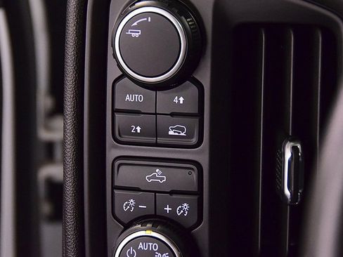 Used 2023 Chevrolet Silverado 1500 Custom image 20