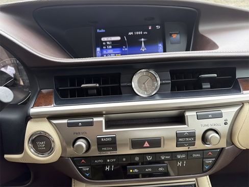 Used 2016 Lexus ES 350 w/ Premium Package w/Wood Trim image 29