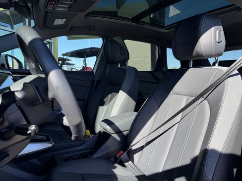 Used 2023 Audi Q4 e-tron Premium Plus w/ Premium Plus image 34