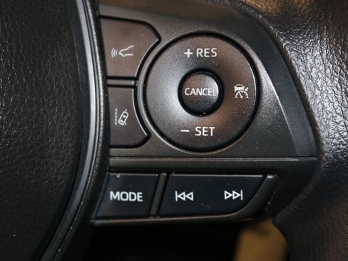 Used 2022 Toyota Corolla LE image 38