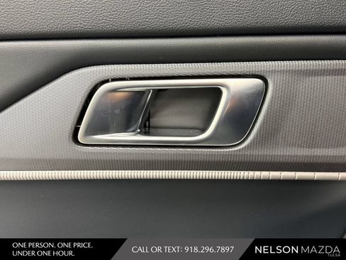 Used 2025 Ford Explorer ST-Line w/ Premium Package RWD image 34
