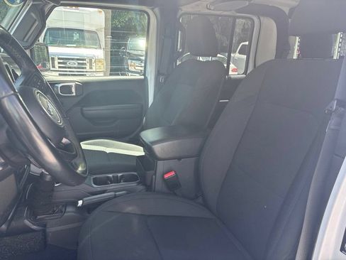 Used 2021 Jeep Gladiator Sport AWD/4WD image 6