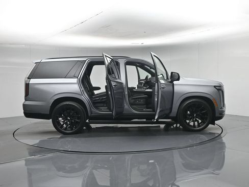 Used 2025 Cadillac Escalade Premium Luxury w/ Touring Package AWD/4WD image 5