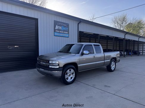 Used 2000 Chevrolet Silverado 1500 LS image 3