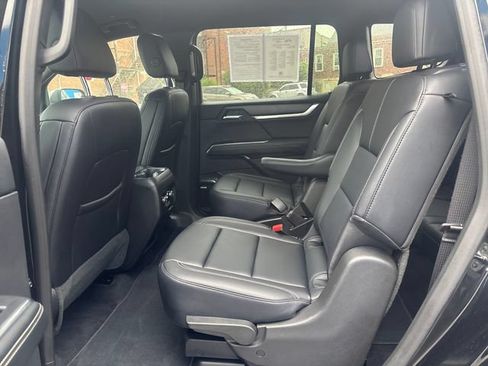Used 2026 GMC Acadia Elevation w/ Elevation Premium Package AWD/4WD image 23