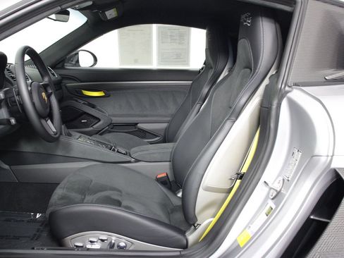 Certified 2025 Porsche 718 Cayman GT4 RS RWD image 5