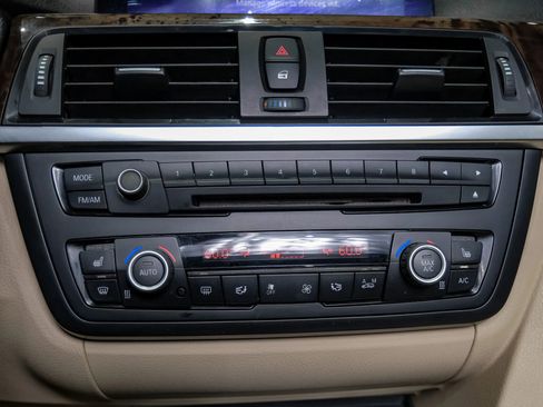 Used 2014 BMW 428i Convertible w/ Premium Package image 29