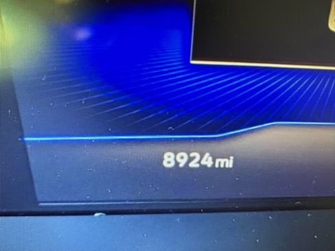 Certified 2025 Volkswagen Taos SE image 2