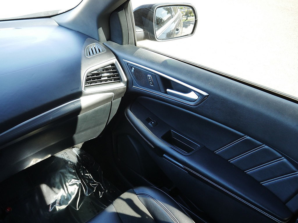 Used 2020 Ford Edge ST w/ Cold Weather Package AWD/4WD image 25
