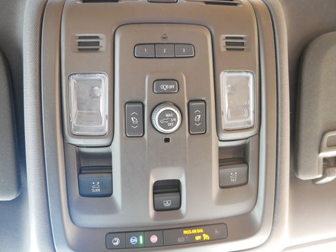 Used 2023 Cadillac Escalade ESV Premium Luxury image 22