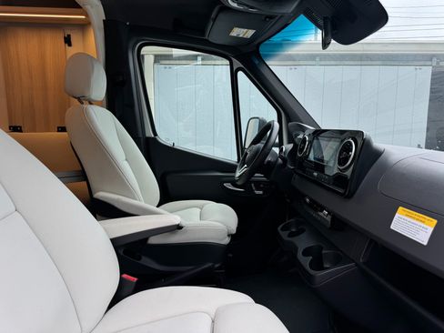 Used 2020 Mercedes-Benz Sprinter 3500 image 22