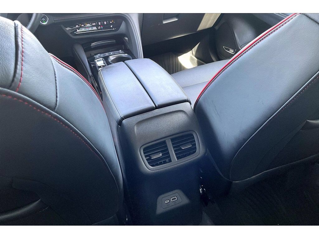Used 2023 Buick Envision Essence w/ Technology Package I AWD/4WD image 10