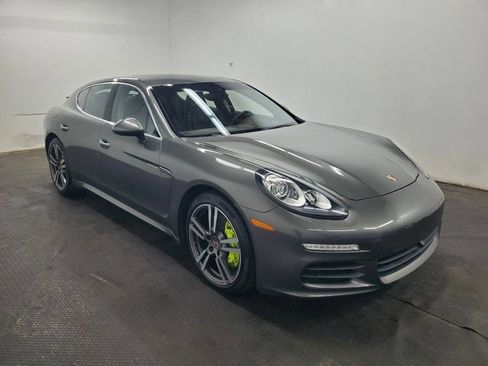 Used 2014 Porsche Panamera S image 3