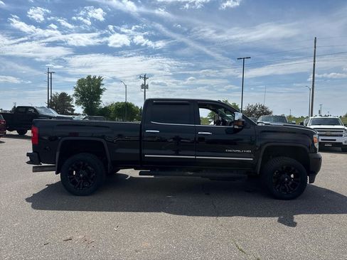 Used 2018 GMC Sierra 2500 Denali AWD/4WD image 6