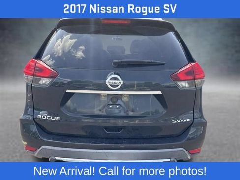 Used 2017 Nissan Rogue SV AWD/4WD image 3