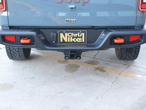 Used 2024 Jeep Gladiator Mojave w/ Technology Group image 14