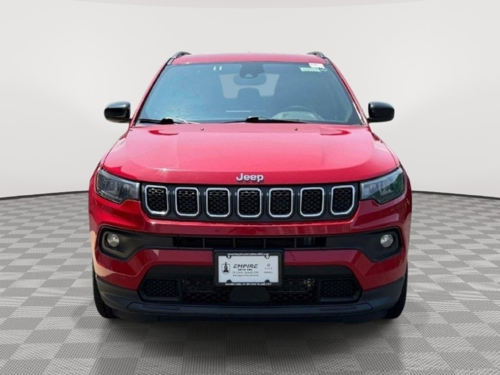 Certified 2024 Jeep Compass Latitude AWD/4WD image 2