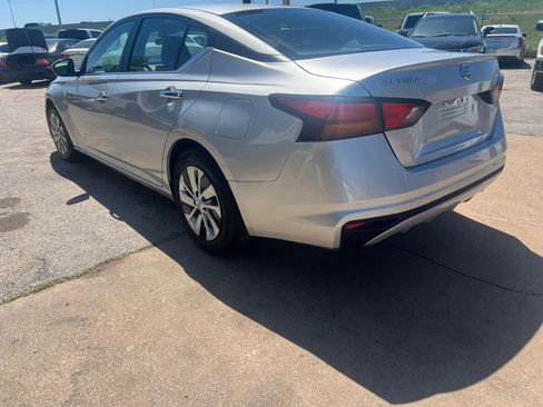 Used 2022 Nissan Altima 2.5 S FWD image 7