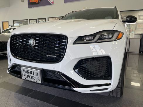 Used 2024 Jaguar F-PACE R-Dynamic S AWD/4WD image 11