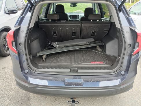 Used 2019 GMC Terrain SLE w/ Driver Convenience Package AWD/4WD image 3