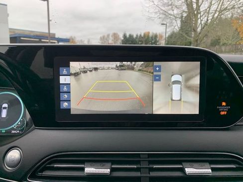 Used 2021 Hyundai Palisade Limited w/ Winter Package image 25