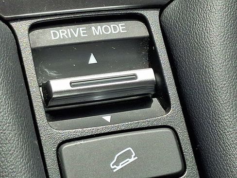 Used 2025 Honda HR-V Sport image 22