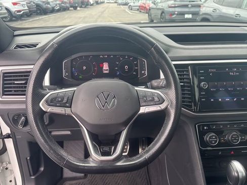Used 2022 Volkswagen Atlas Cross Sport SEL R-Line AWD/4WD image 17
