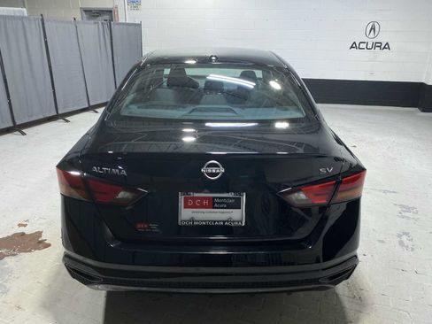 Used 2024 Nissan Altima 2.5 SV FWD image 5