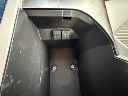 Used 2021 Toyota Camry SE image 19